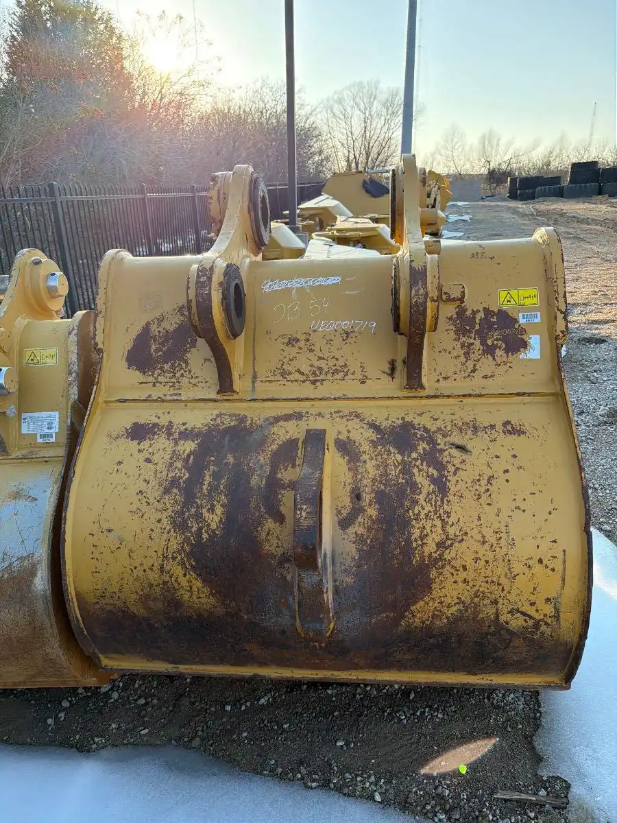 CAT "DB" 54" HD BUCKET               MQ image 2
