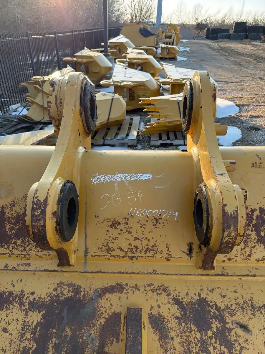 CAT "DB" 54" HD BUCKET               MQ image 4