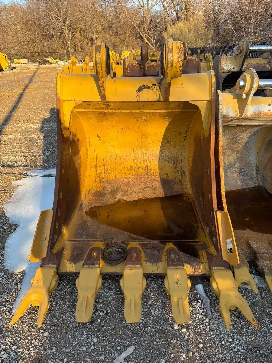 CAT "DB" 54" HD BUCKET               MQ image 3