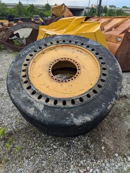Tire And Wheel GP. image