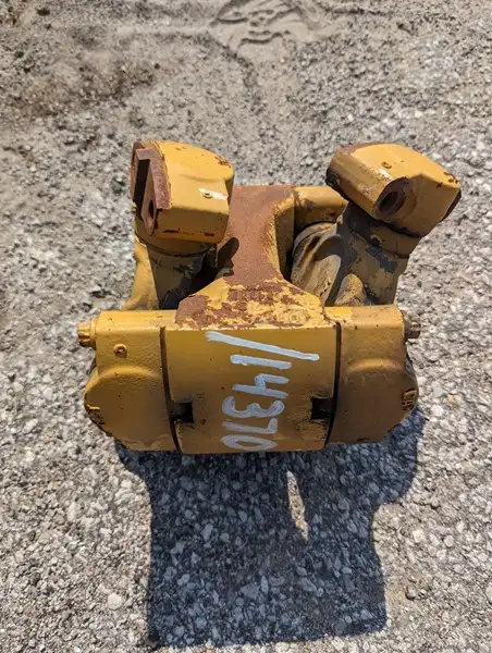 U Joint Rear image