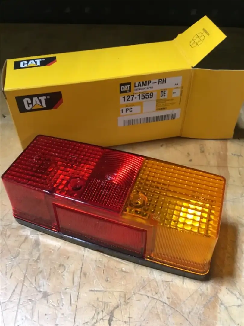 NEW LAMP RH image