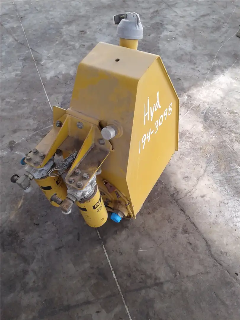 NEW HYDRAULIC TANK image