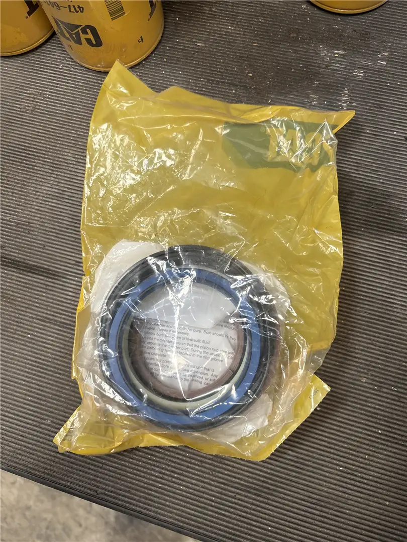 NEW SEAL KIT image
