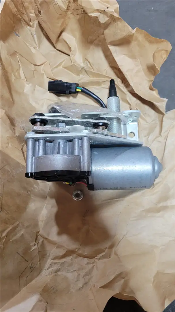 NEW WIPER MOTOR image