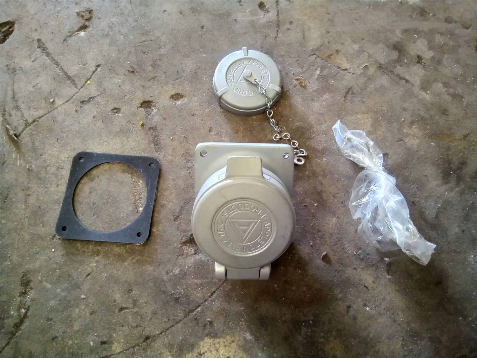 NEW RECEPTACLE image