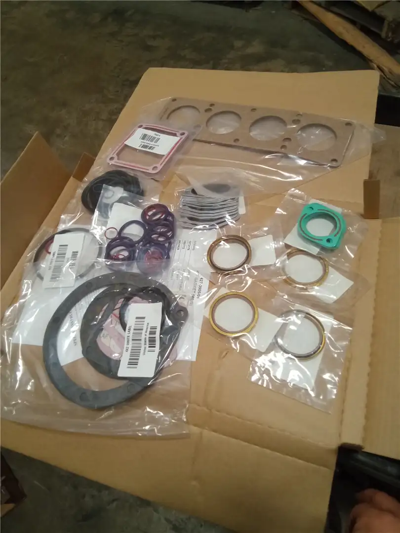 NEW GASKET KIT image