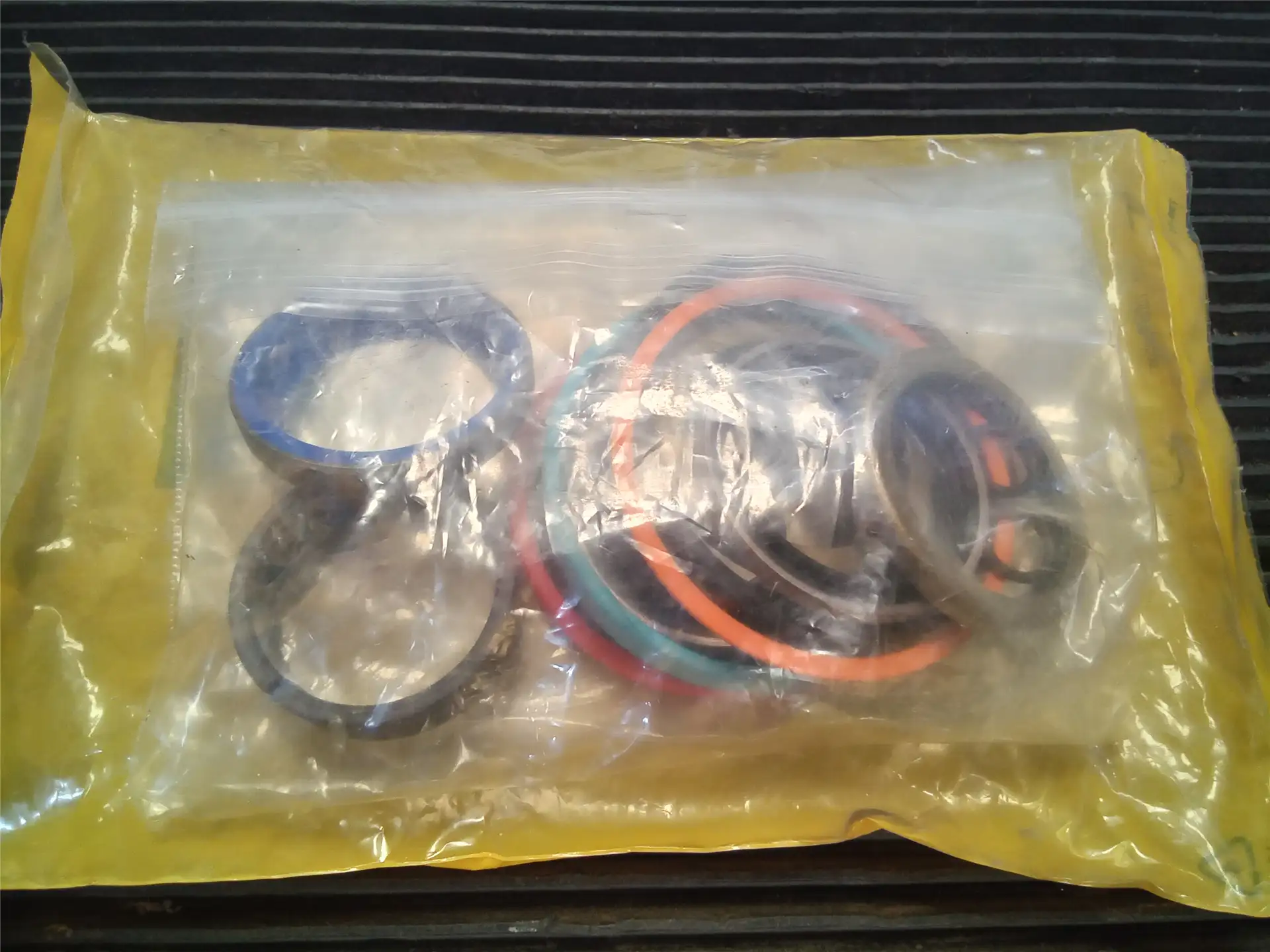 NEW SEAL KIT image