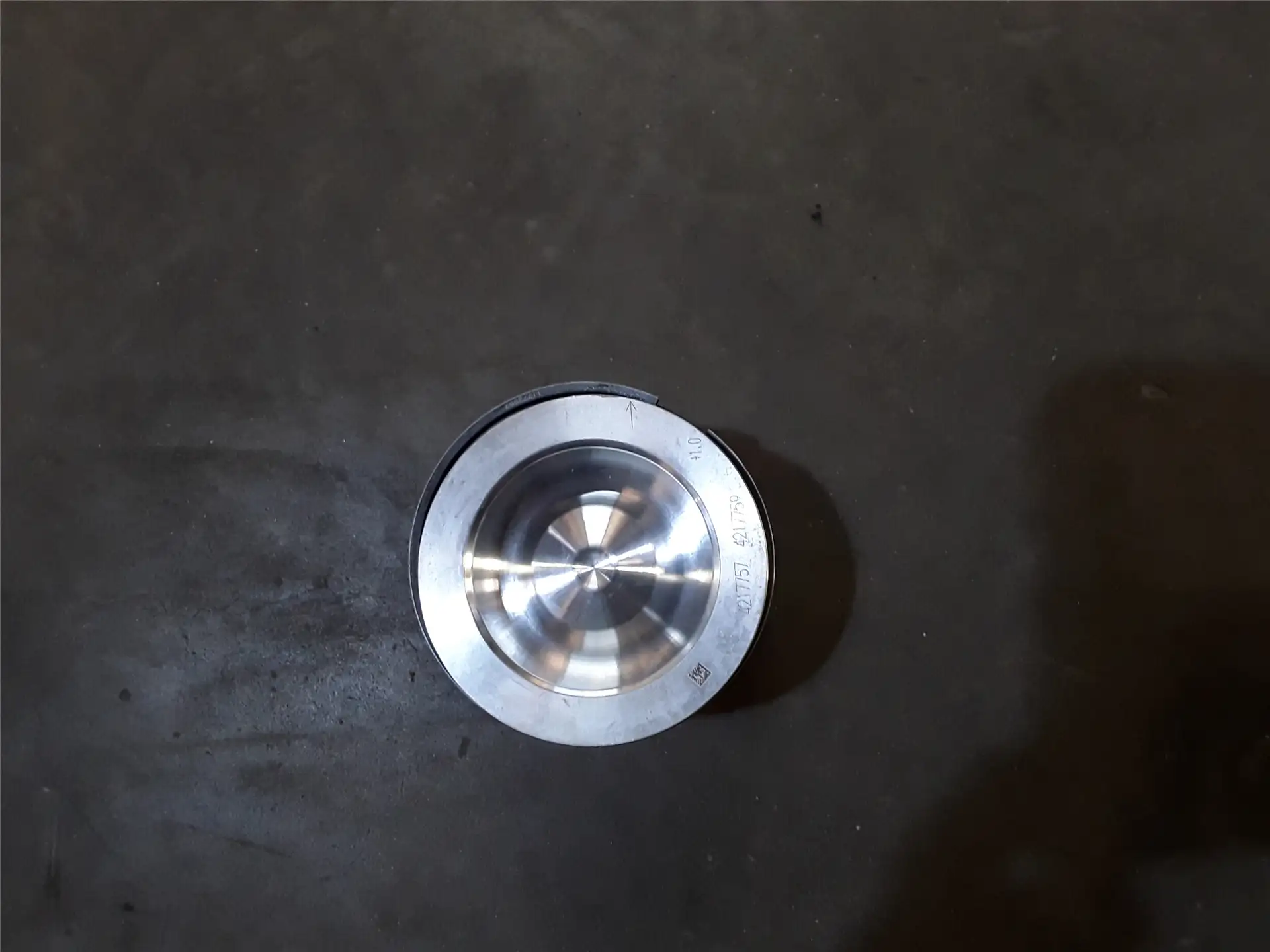 NEW PISTON GP image