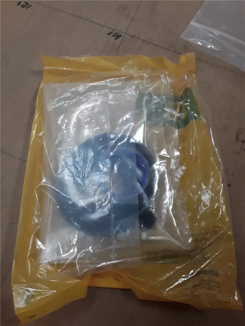 NEW KIT SEAL image