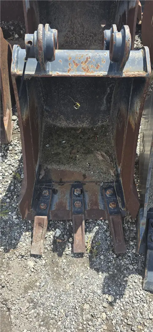 NEW 16INCH BUCKET image
