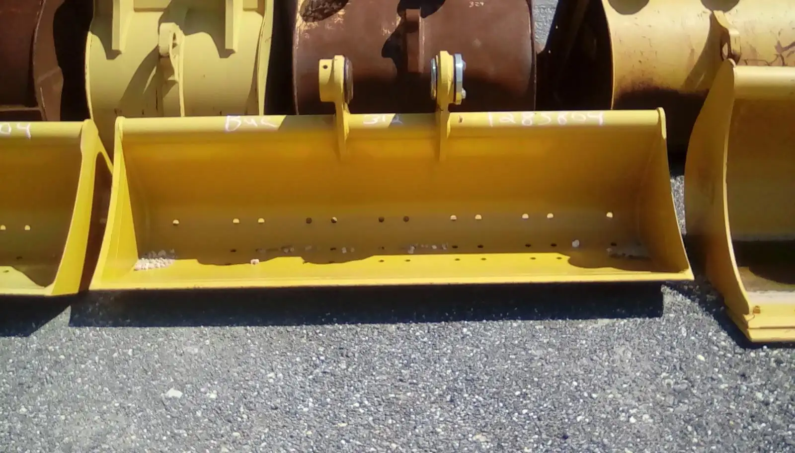 NEW CAT 78" DC BUC image