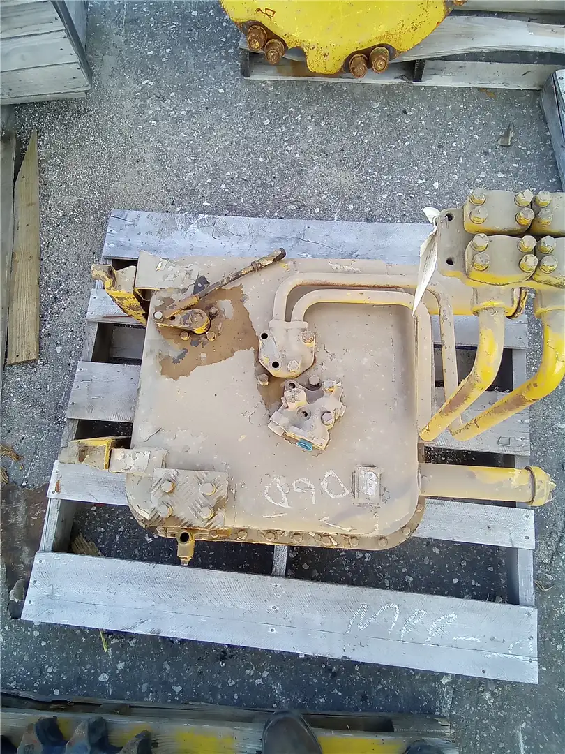 TANK/VALVE HYD image