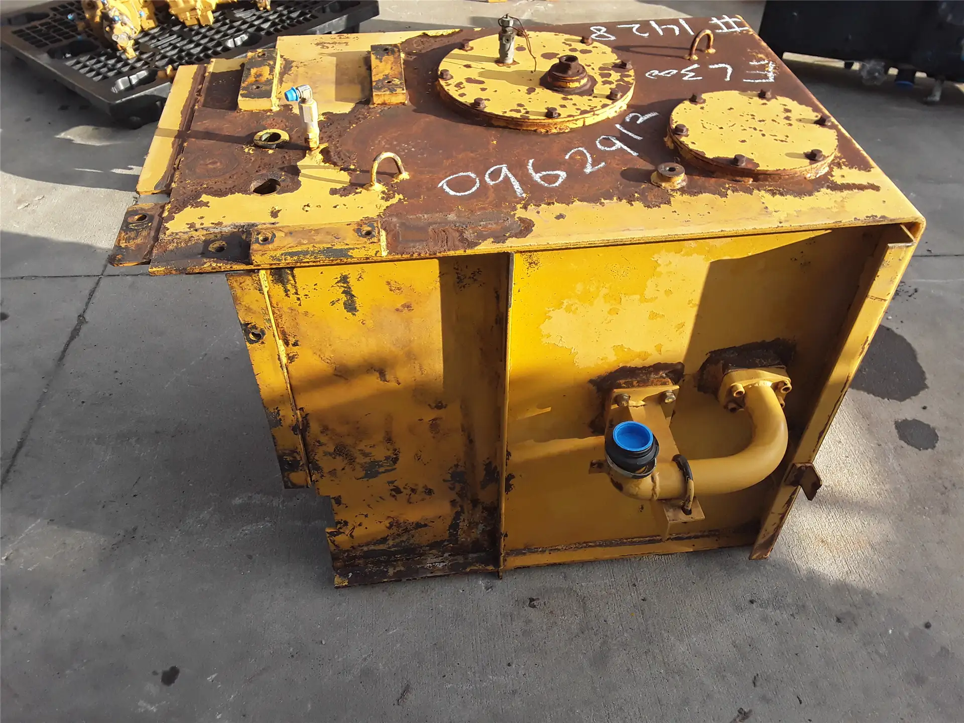 USED HYDRAULIC TAN image