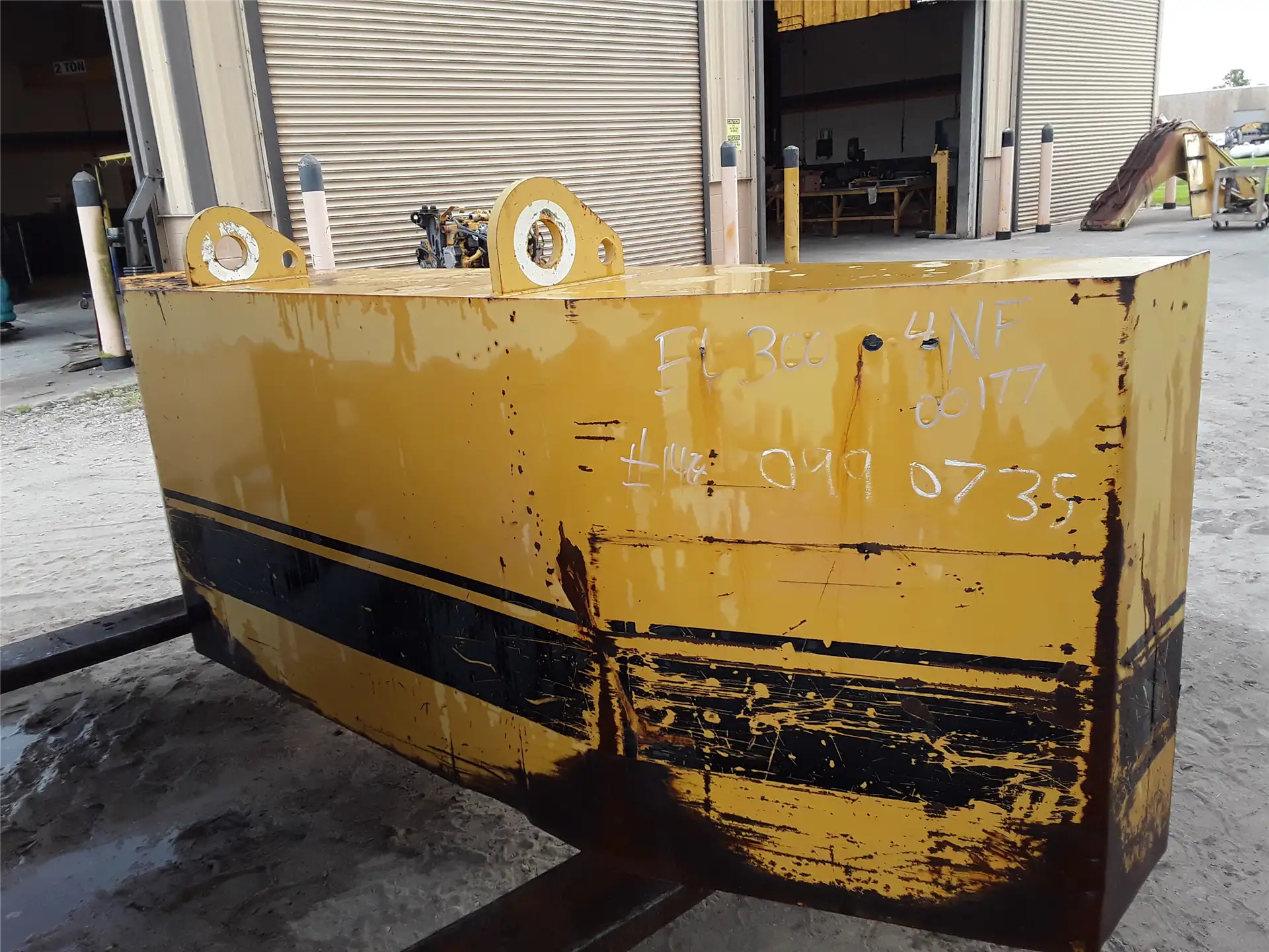 USED COUNTER WEIGH image