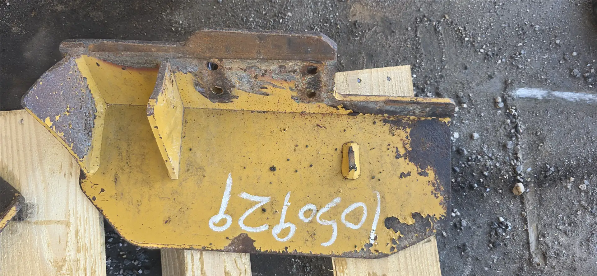 USED GUARD RH image