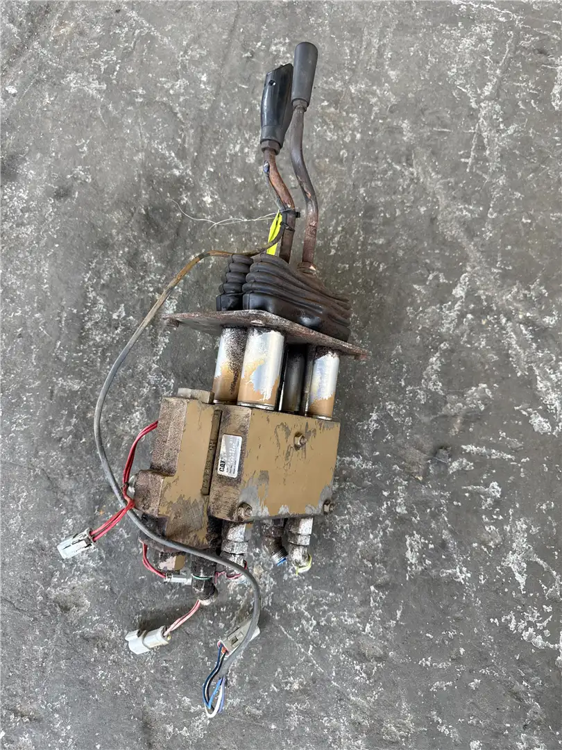USED PILOT VALVE image