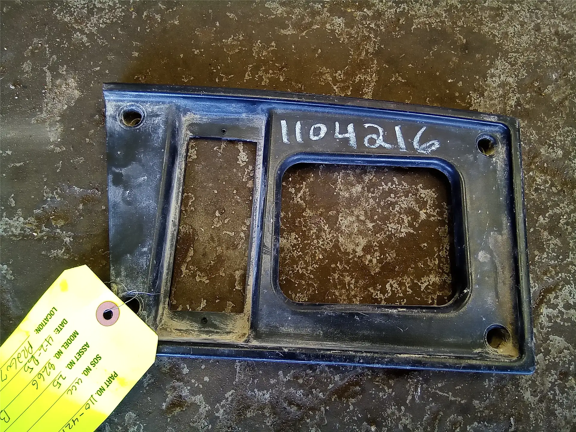 USED RH BEZEL image