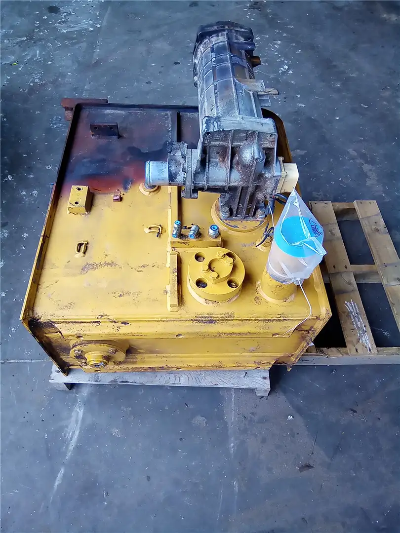 USED HYD TANK image