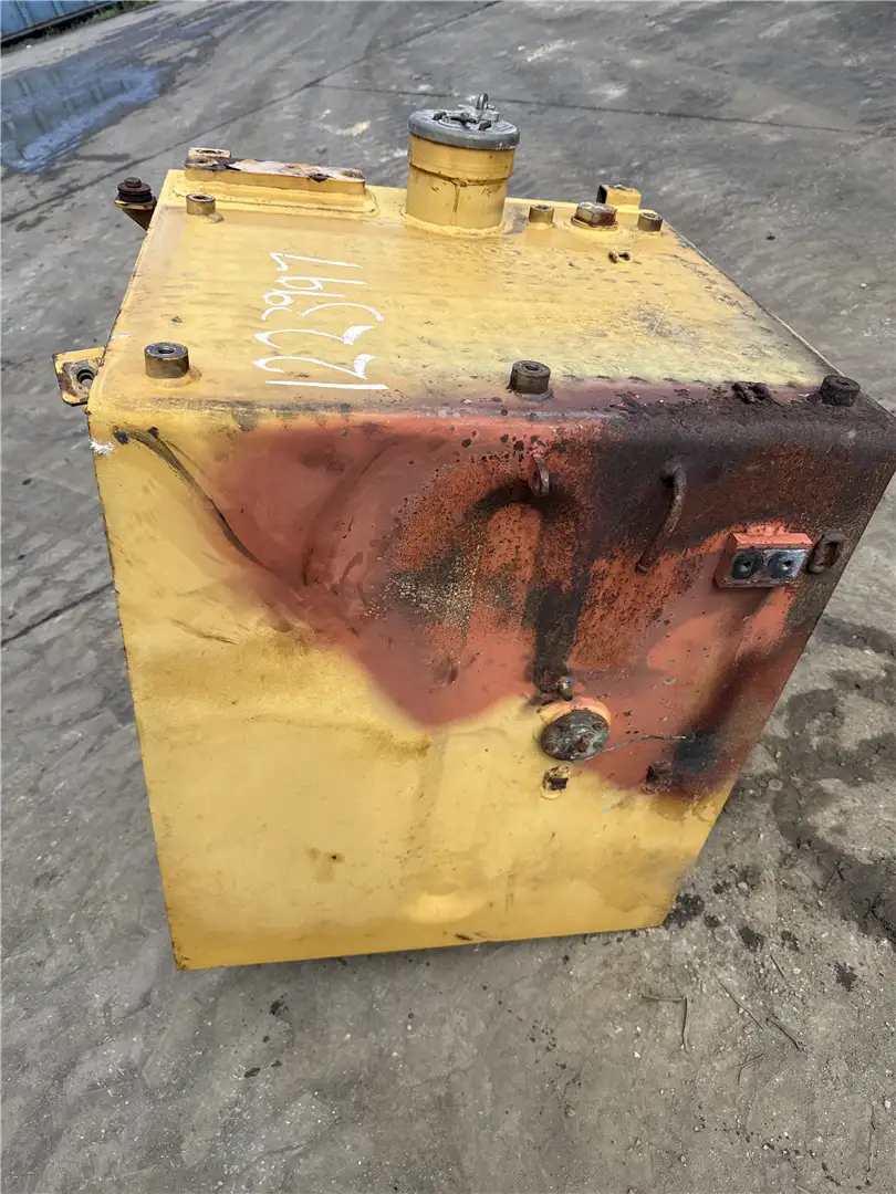 USED FUEL TANK image