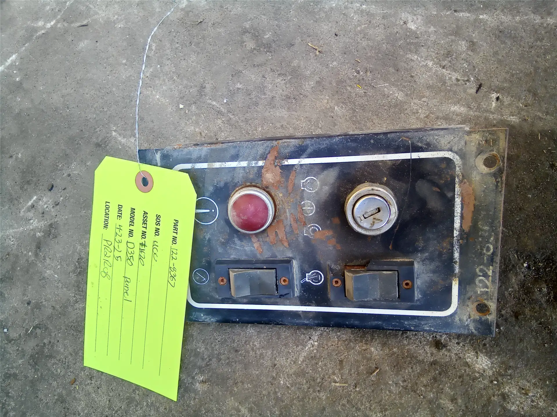 USED PANEL image