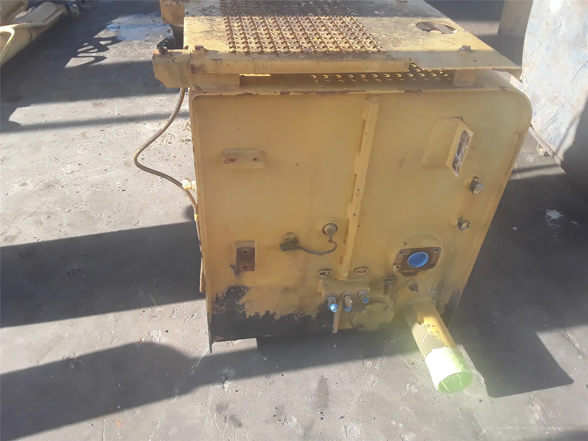 USED HYDRAULIC TAN image