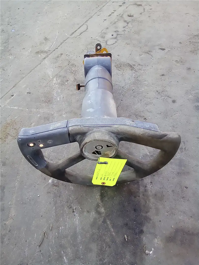 USED STEERING WHEE image