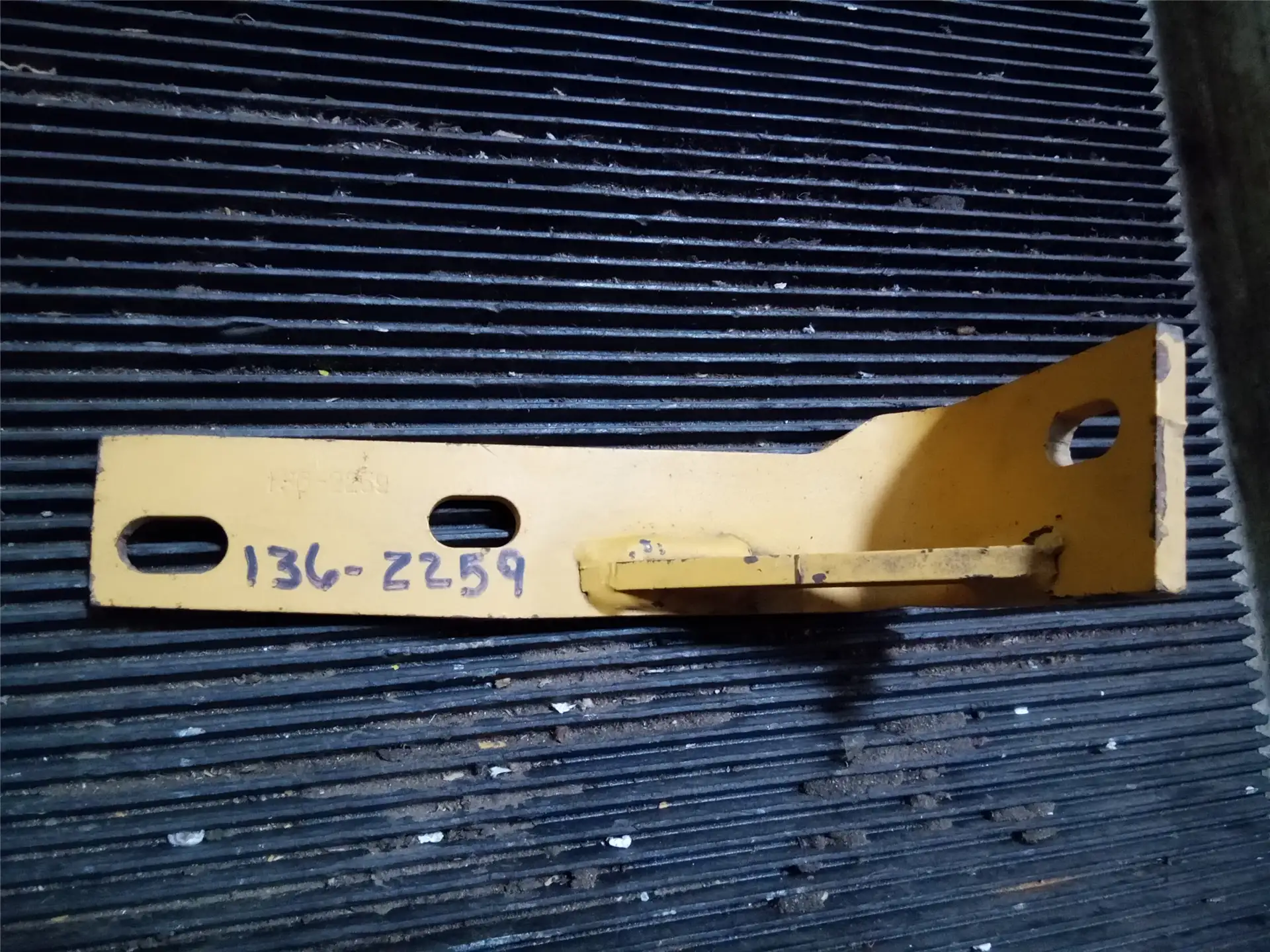 USED BRACKET image