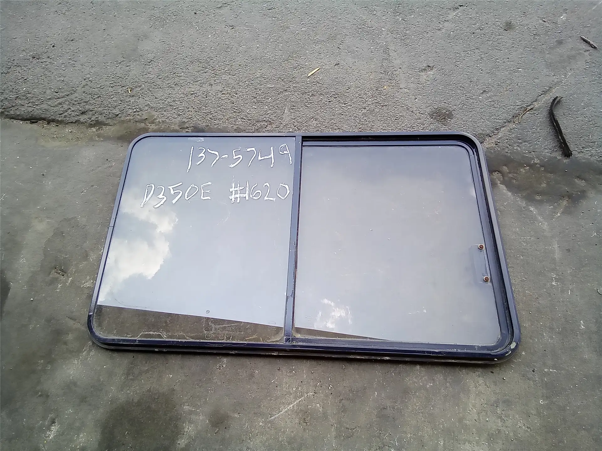 USED RH WINDOW image