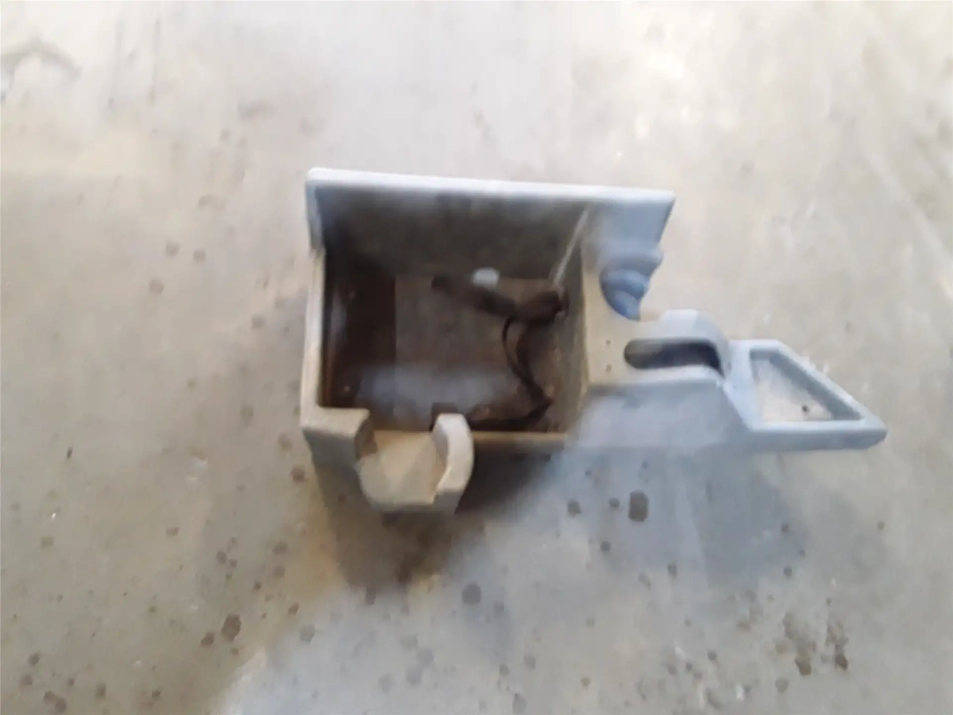 USED COVER image