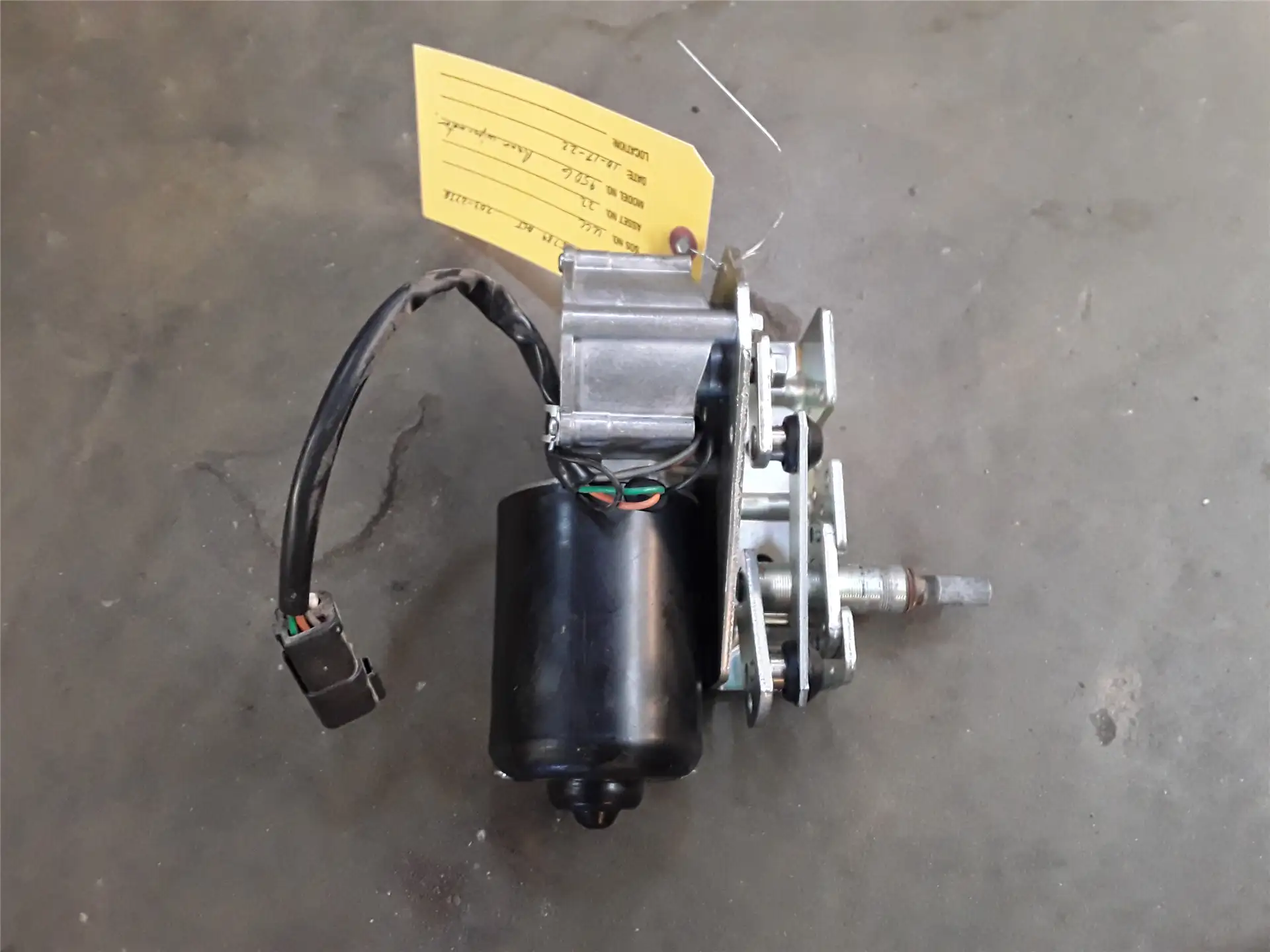 USED WIPER MOTOR image