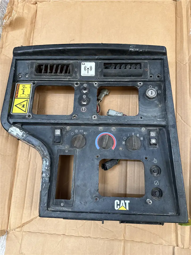 USED PANEL image