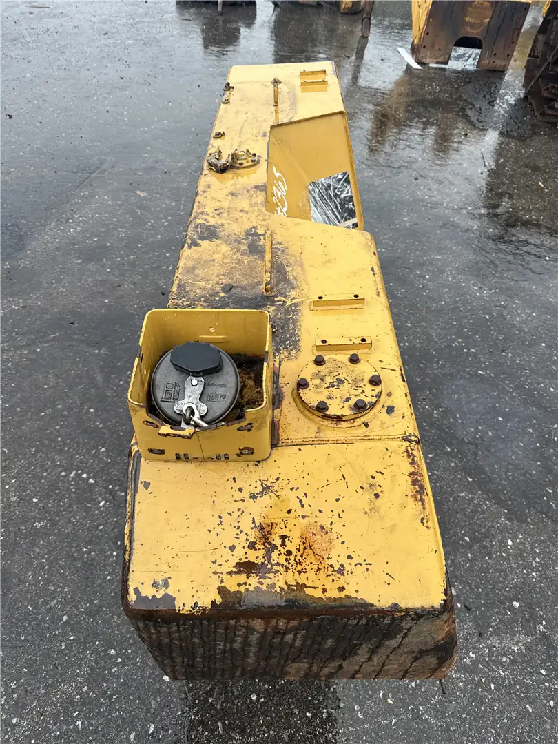 USED FUEL TANK image