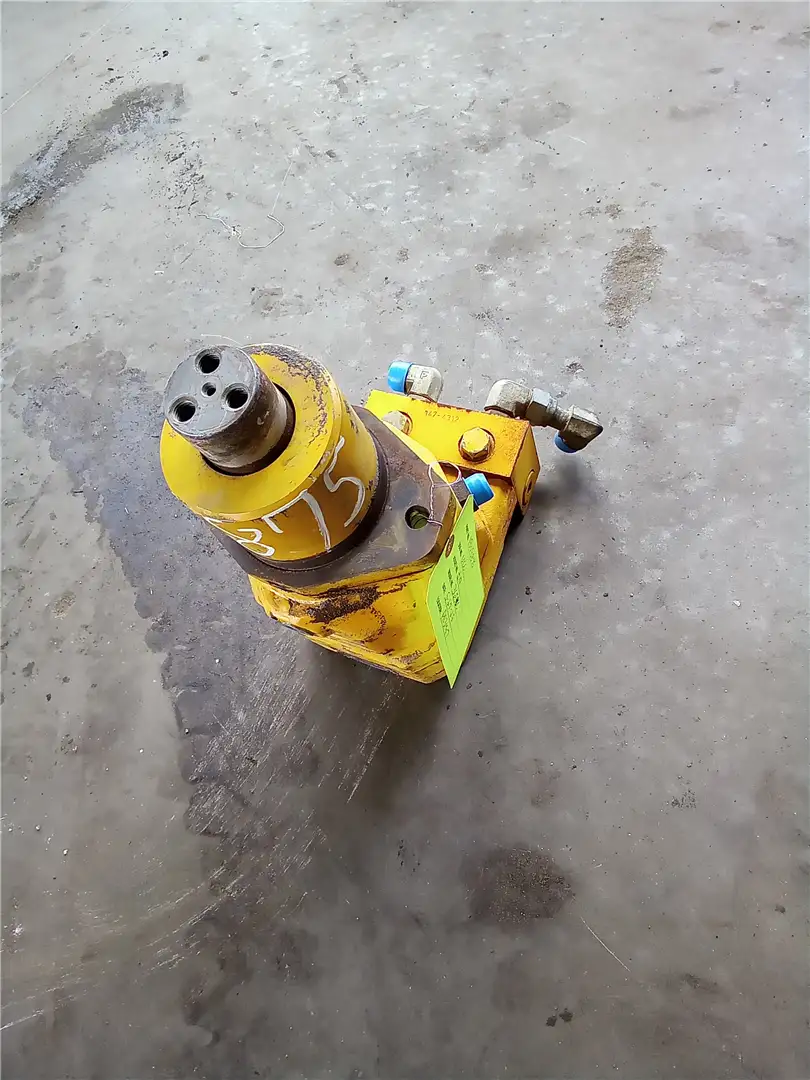 USED PISTON MOTOR image