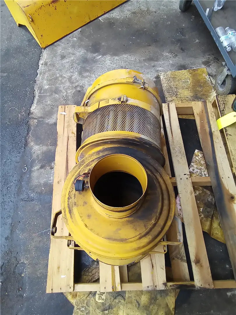 USED AIR CLEANER image