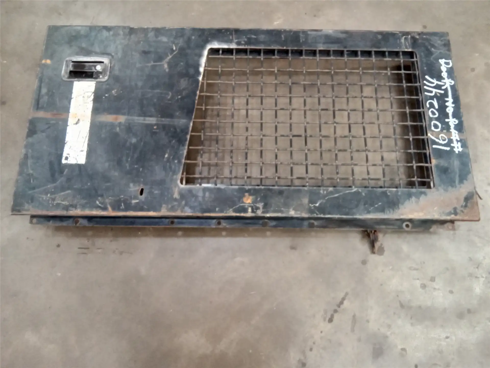 USED LH CAB DOOR G image