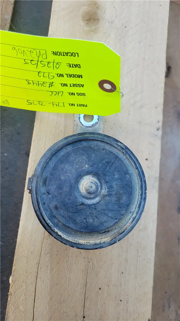USED HORN image