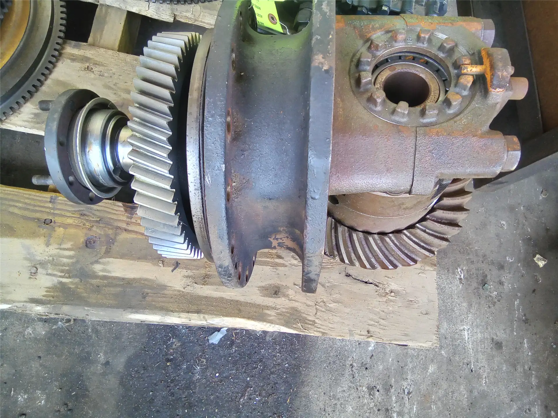 USED DIFF HOUSING image