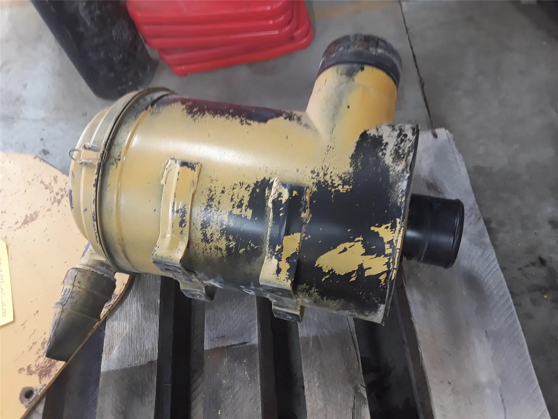 USED AIR CLEANER image