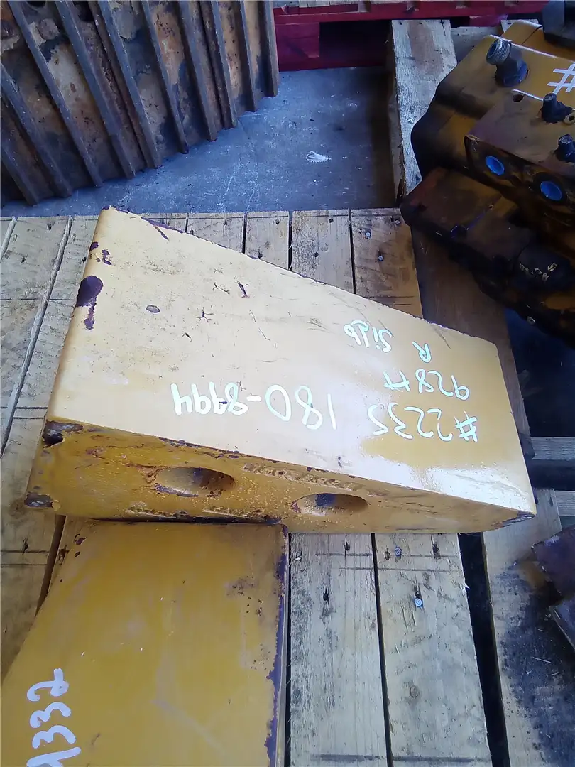 USED COUNTERWEIGHT image