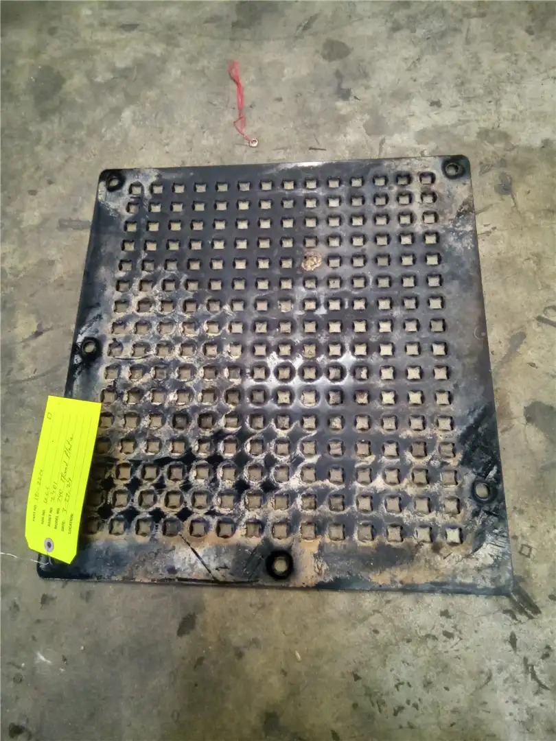 USED PLATE- TREAD image
