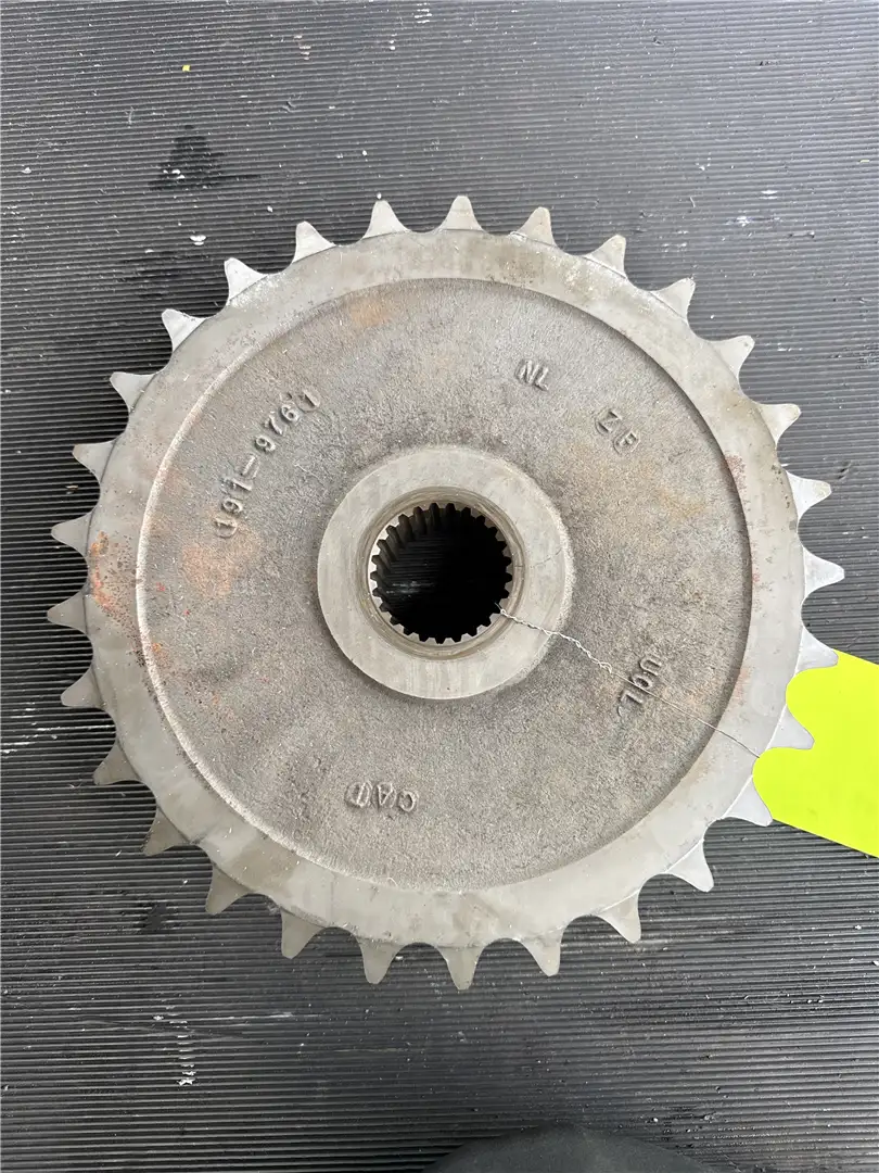 USED SPROCKET AXL image