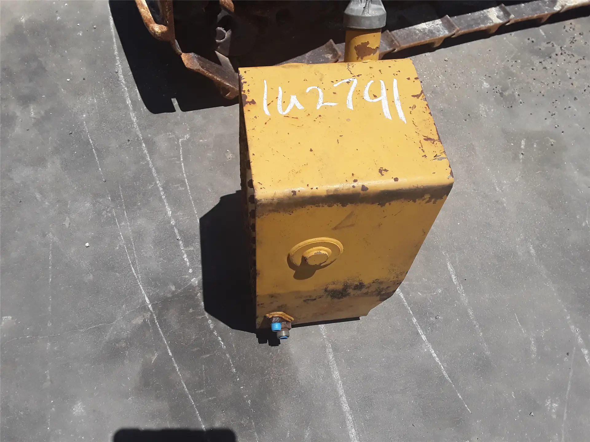 USED TANK\FILTER image