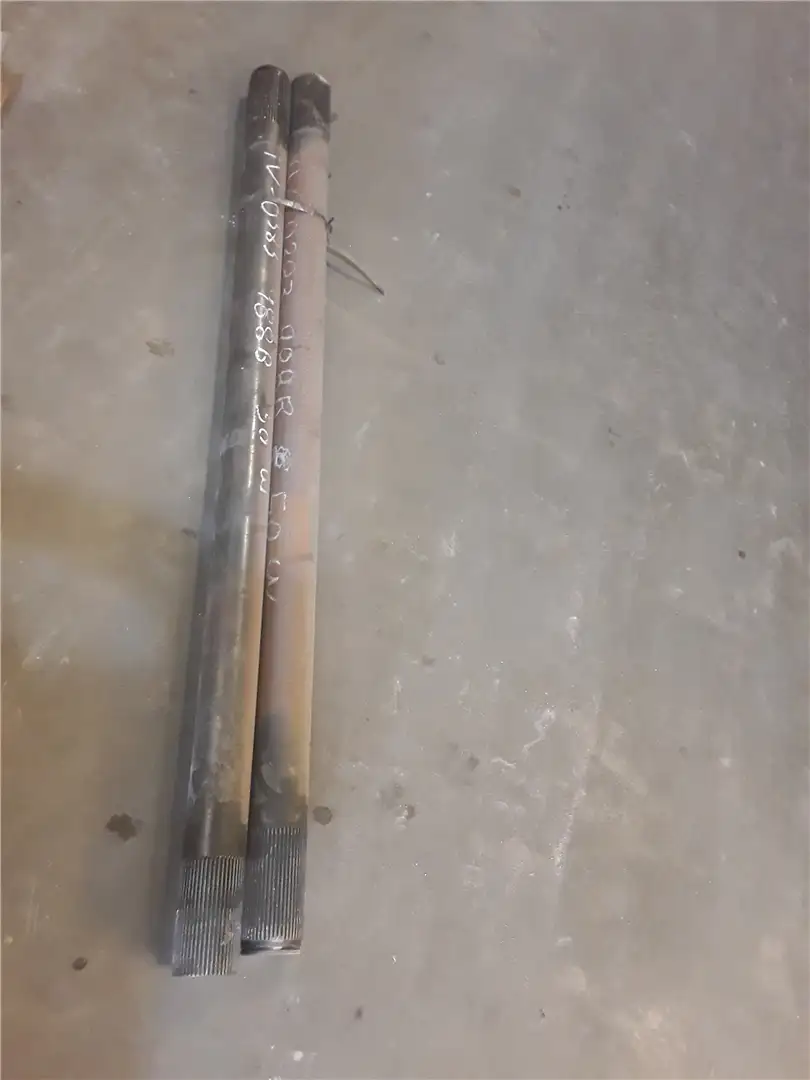 USED AXLE SHAFT image