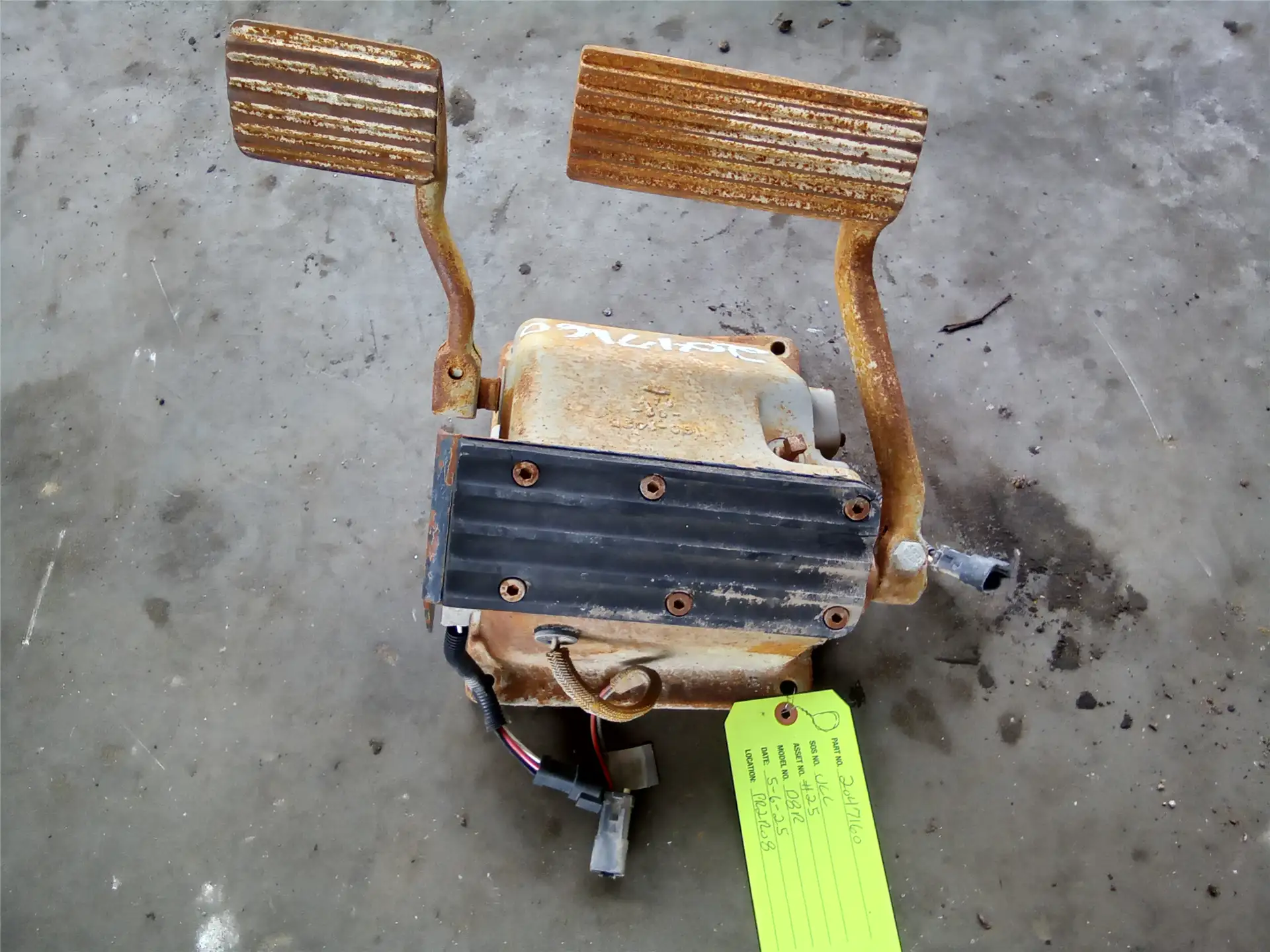 USED PEDAL GP image