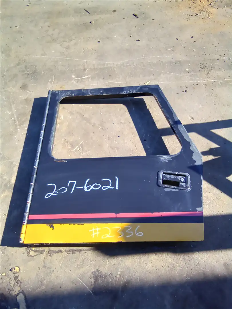 USED RH CAB DOOR image