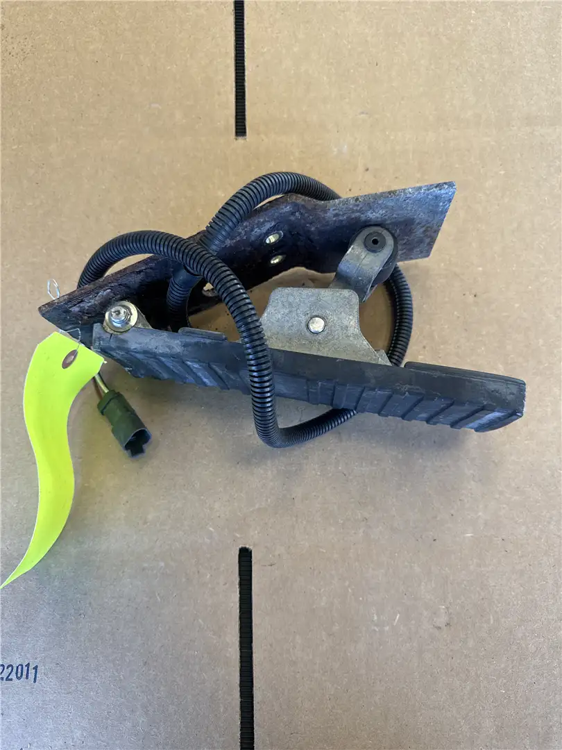 USED PEDAL AS image