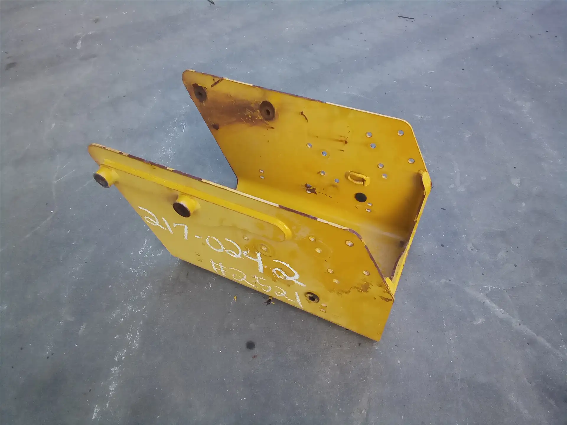 USED BRACKET AS image