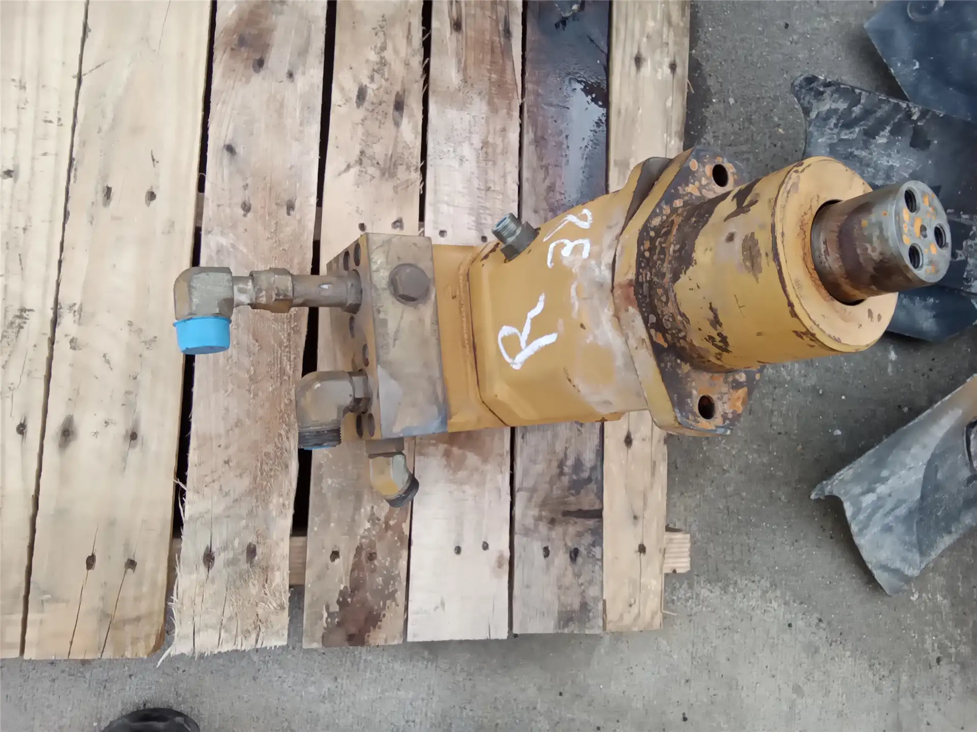 USED FAN MOTOR HYD image