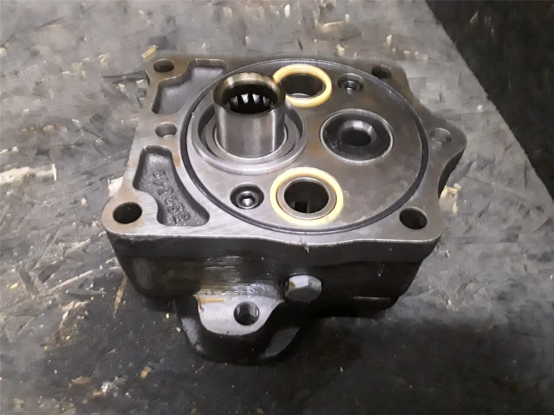 USED TRANSMISSION image